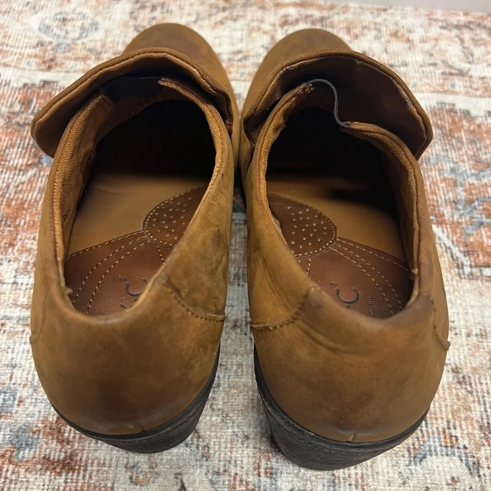 BOC Born Womens Carla Brown Booties Distressed Leather Slip On Heeled Boots 8.5M